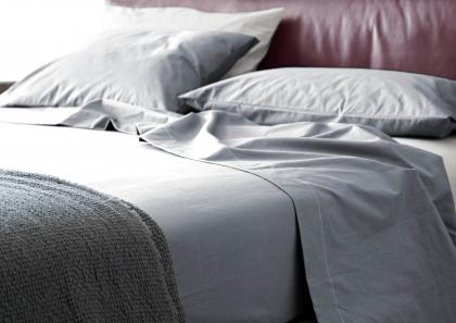 Yoko-Bettwäsche aus grauer Baumwolle 100% Stone Washed kleidet das Soho-Bett aus Leder - BertO