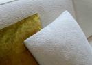 Weiches Kissen Clem aus Bouclè-Stoff - BertO