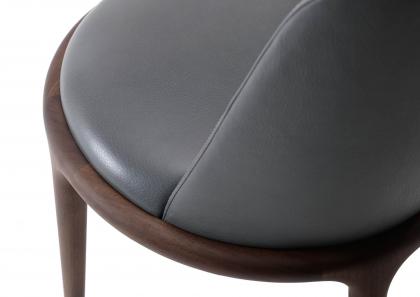 Joan moderner, eleganter Stuhl mit Sitzdetail - BertO 