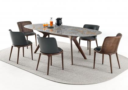 Stiv-Tisch mit Massivholzstruktur und Deep Grey Marmorplatte