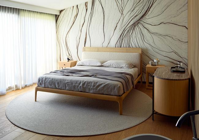 Bett East Side aus massiver Eiche - BertO