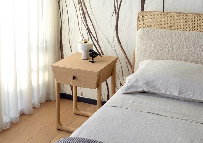 Design-Nachttisch Serenas aus Eiche - BertO