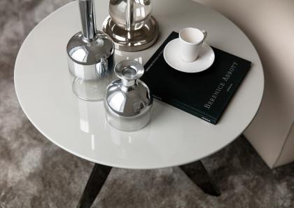 Circus Couchtisch mit Tischplatte glänzend lackiert und beine aus Schwarz glänzend verchromter Stahl - BertO Salotti
