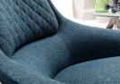 Das Rückenpolster des modernen Hanna Design-Sessels ist mit Ziernähten versehen - BertO Outlet