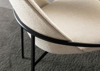 Design Stuhl Jackie Strukturdetail aus geprägtem, schwarz lackiertem Metall - BertO Salotti 