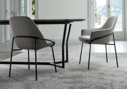 Design Stuhl Jackie kombiniert mit Moderner Designtisch CJ mit Platte aus brasilianischem Smaragdquarzit - BertO Salotti