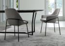 Design Stuhl Jackie kombiniert mit Moderner Designtisch CJ mit Platte aus brasilianischem Smaragdquarzit - BertO Salotti