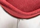 Set mit 4 Stühlen aus rotem Stoff, Detail der Rückenlehne - BertO Outlet