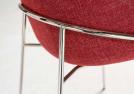 Rote Stoffstühle Detail der eleganten goldfarbenen Metallstruktur - BertO Outlet