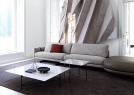 Die Armlehnen und die Rückseite des Sofas Dee Dee sind so geformt, dass sie das ganze BertO Design hervorheben 